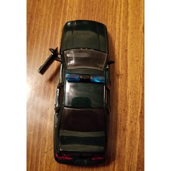 Vermont State Police Road Champs die cast police car 1:43 scale - Picture 5 of 9